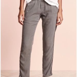 Bella Dahl tapered jogger pants with welt pocket